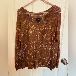 Daytrip Women's Brown Floral Top